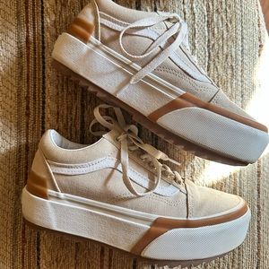 Vans WMNS Old Skool Stac
CANVAS FRENCH OAK
VN0A4U15BLL
Platforms Sneakers w/box